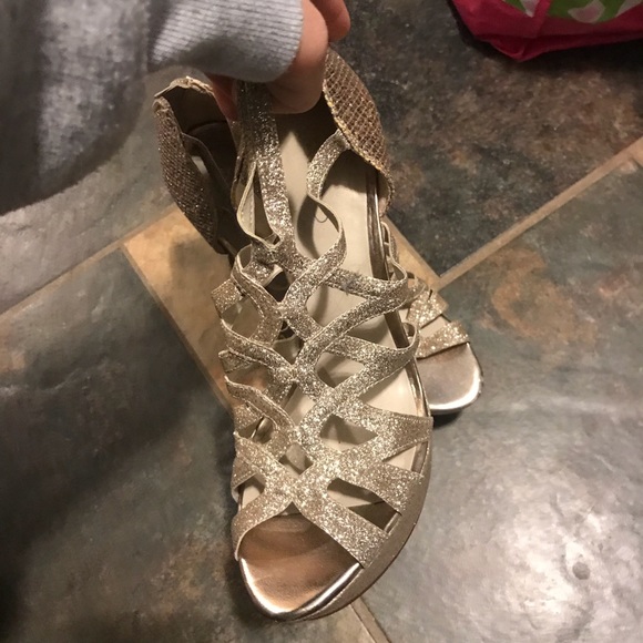 Heels - Picture 2 of 3